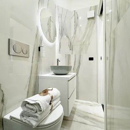 Marina - Luxury Nel Cuore Di Apartment